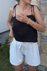 Mavi Çizgili Beyaz Şort